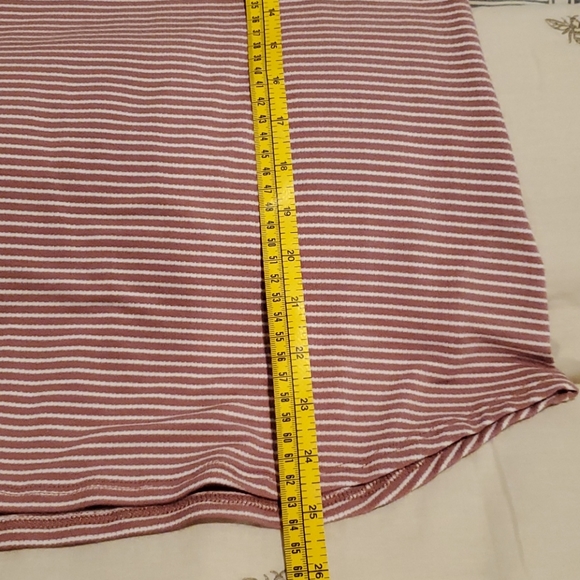 ☀️2/$15Jones&Co tank - Picture 6 of 6